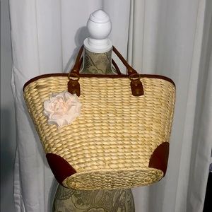 Basket tote